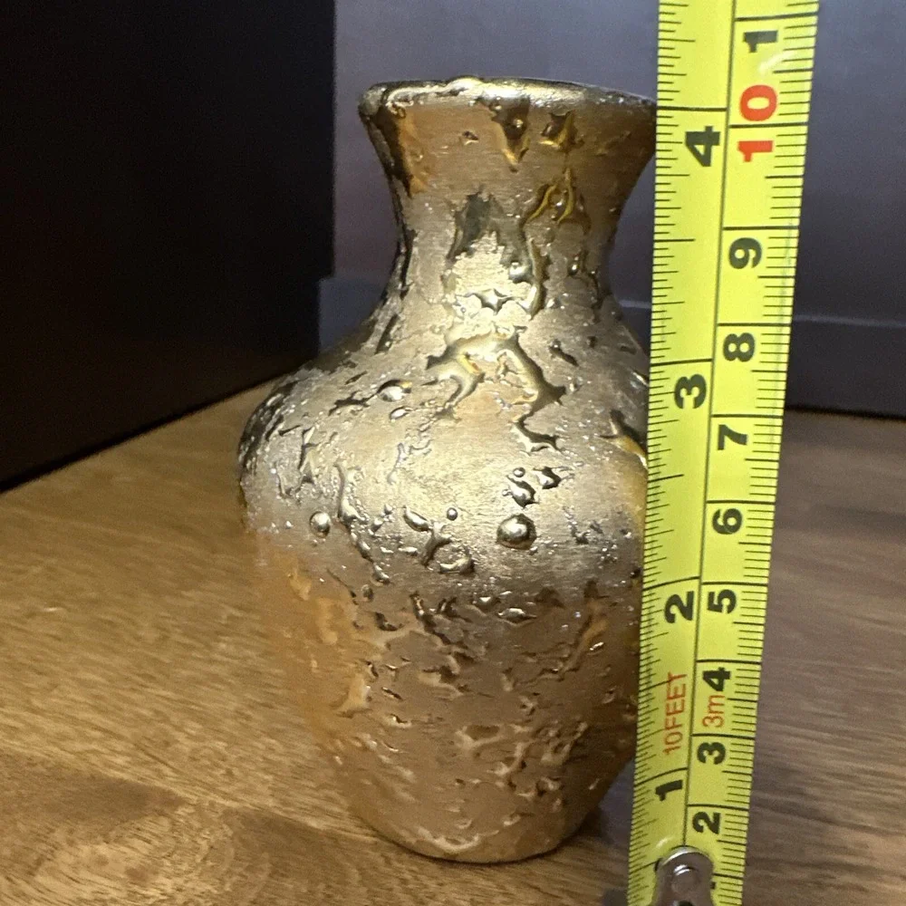 22 KT Weeping Bright Gold Bud Vase  4